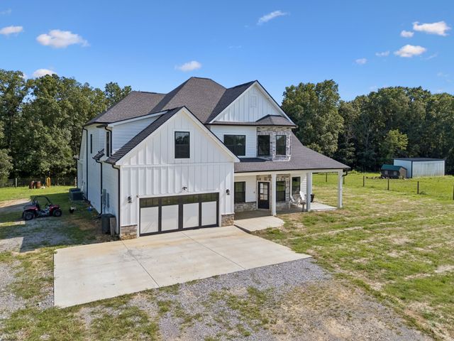 3393 Slayden Marion Rd, Cumberland Furnace, TN 37051