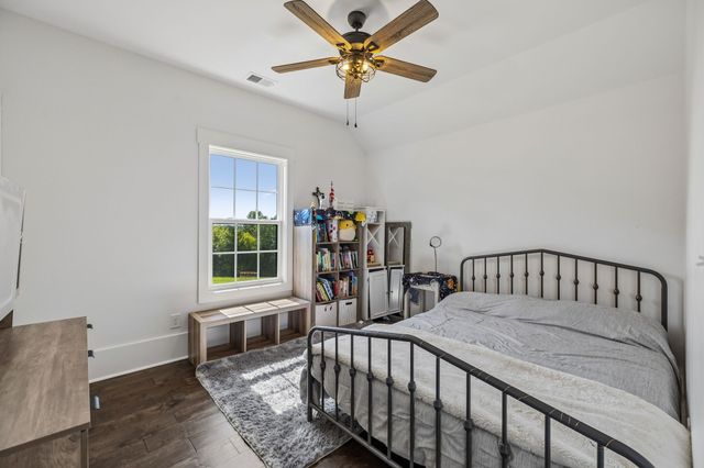 3393 Slayden Marion Rd, Cumberland Furnace, TN 37051