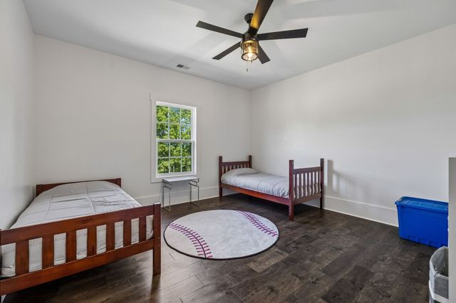 3393 Slayden Marion Rd, Cumberland Furnace, TN 37051