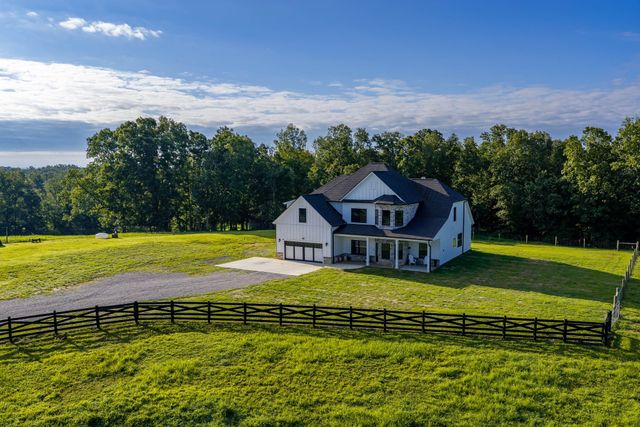 3393 Slayden Marion Rd, Cumberland Furnace, TN 37051