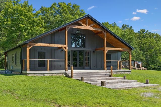 3393 Slayden Marion Rd, Cumberland Furnace, TN 37051