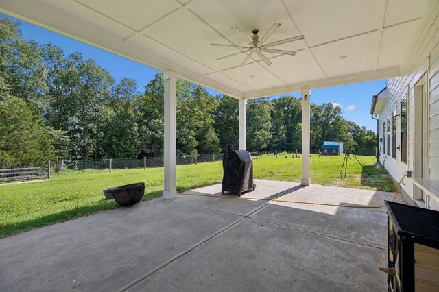 3393 Slayden Marion Rd, Cumberland Furnace, TN 37051