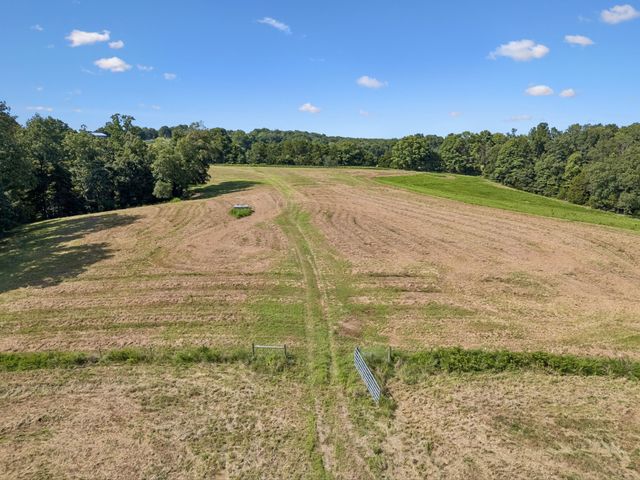 3393 Slayden Marion Rd, Cumberland Furnace, TN 37051
