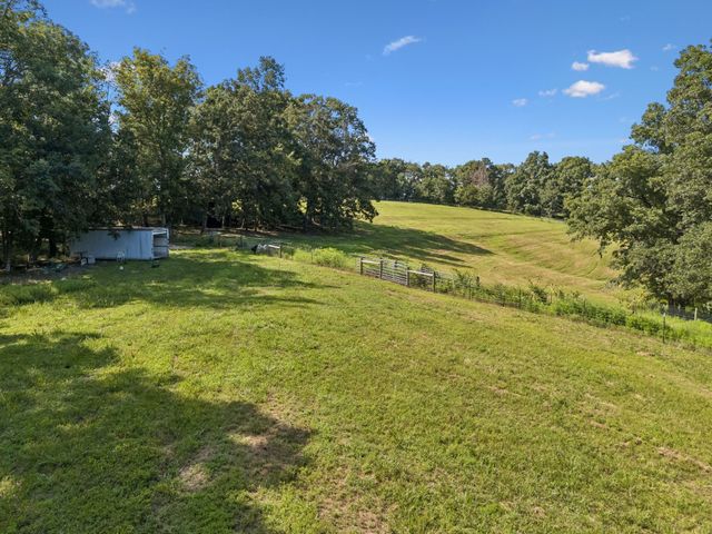 3393 Slayden Marion Rd, Cumberland Furnace, TN 37051