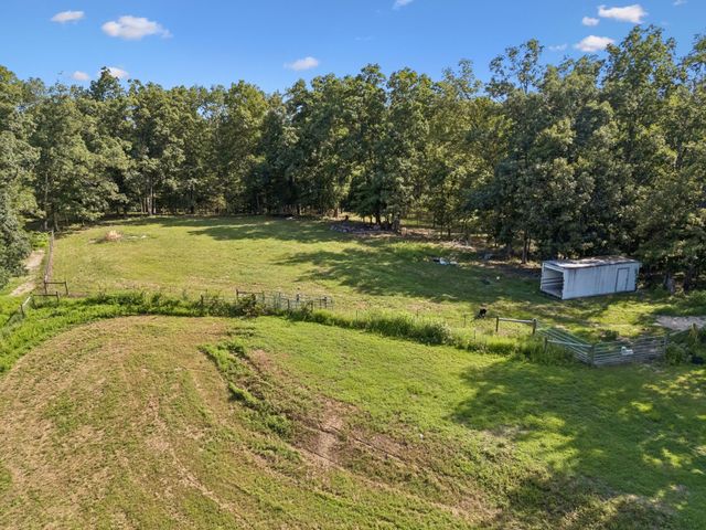 3393 Slayden Marion Rd, Cumberland Furnace, TN 37051