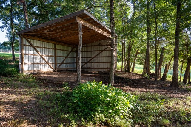 3393 Slayden Marion Rd, Cumberland Furnace, TN 37051