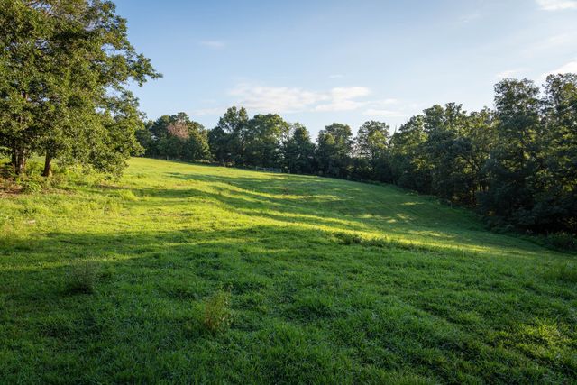 3393 Slayden Marion Rd, Cumberland Furnace, TN 37051