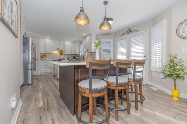 4522 Ivy Glenn Drive, Newburgh, IN 47630