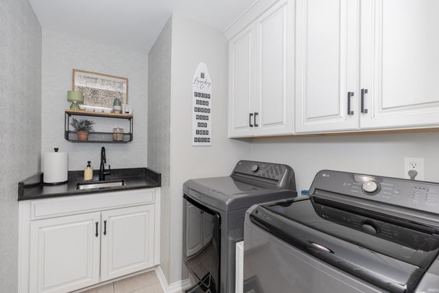 4522 Ivy Glenn Drive, Newburgh, IN 47630