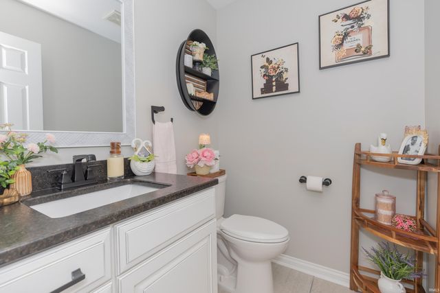 4522 Ivy Glenn Drive, Newburgh, IN 47630