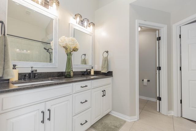 4522 Ivy Glenn Drive, Newburgh, IN 47630