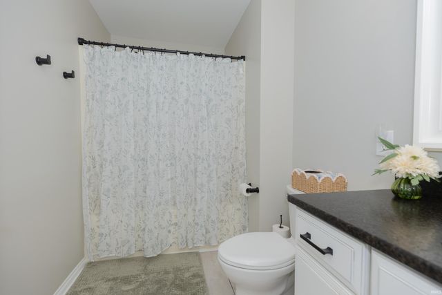 4522 Ivy Glenn Drive, Newburgh, IN 47630
