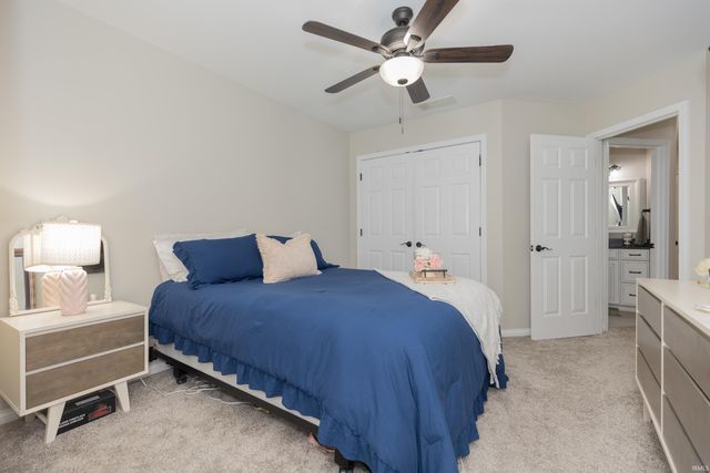 4522 Ivy Glenn Drive, Newburgh, IN 47630