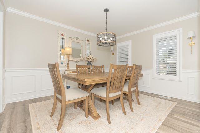 4522 Ivy Glenn Drive, Newburgh, IN 47630