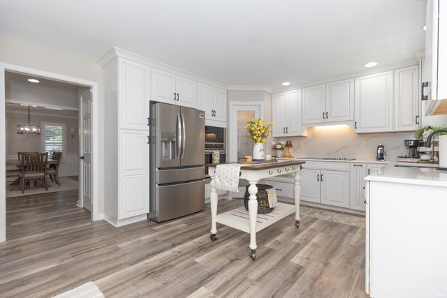 4522 Ivy Glenn Drive, Newburgh, IN 47630