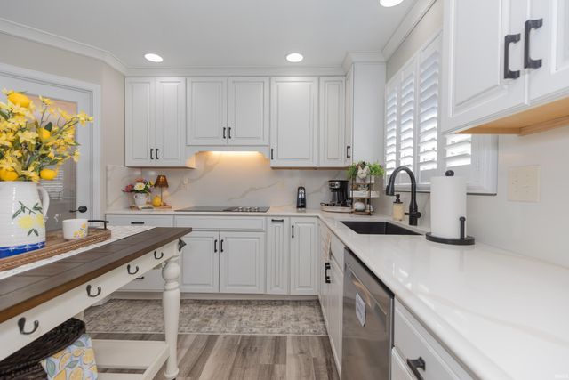 4522 Ivy Glenn Drive, Newburgh, IN 47630
