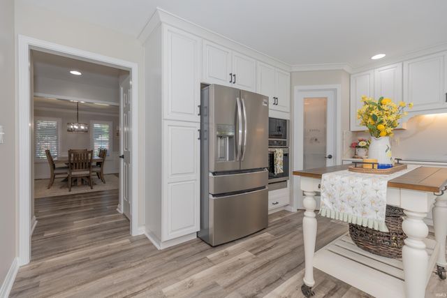 4522 Ivy Glenn Drive, Newburgh, IN 47630