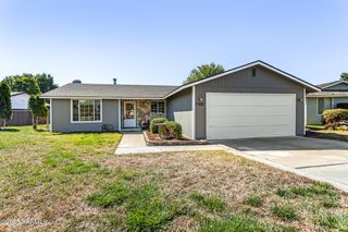 W 7002 Pierce Ct, Yakima, WA 98908