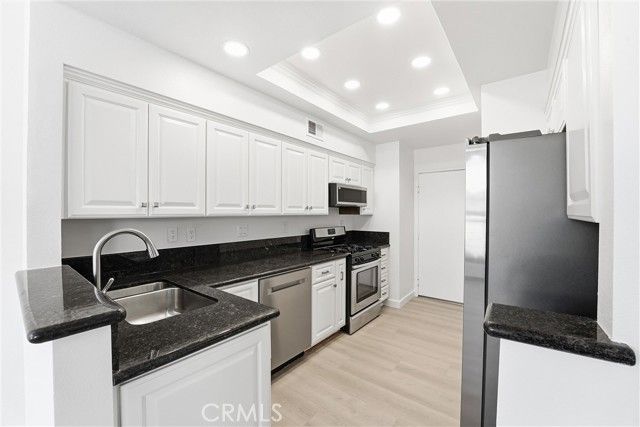 2 Carlsbad, Aliso Viejo, CA 92656