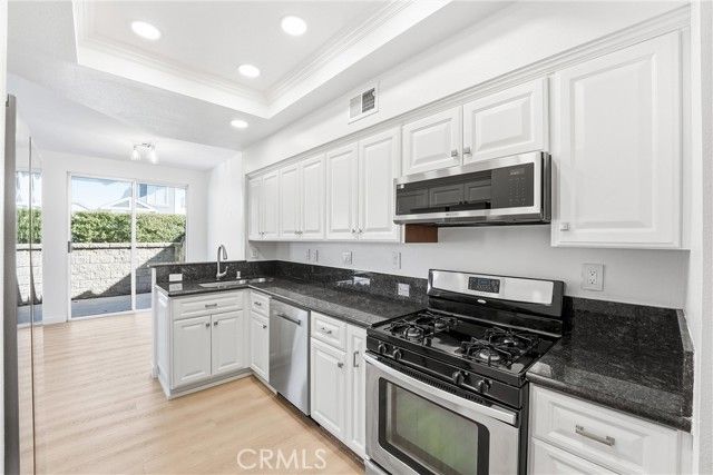 2 Carlsbad, Aliso Viejo, CA 92656