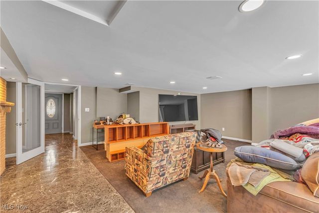 6624 Ronjoy Place, Youngstown, OH 44512