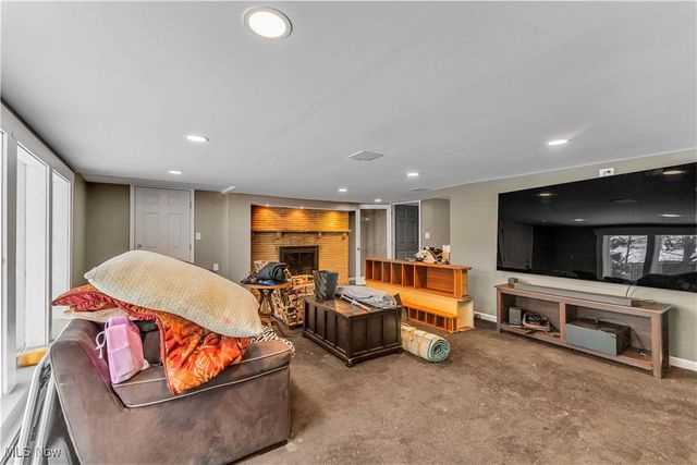 6624 Ronjoy Place, Youngstown, OH 44512