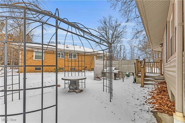 6624 Ronjoy Place, Youngstown, OH 44512