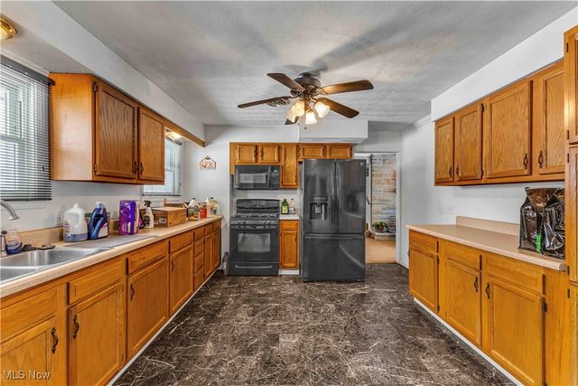 6624 Ronjoy Place, Youngstown, OH 44512