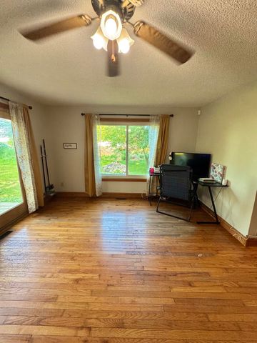9462 E Colby Road, Crystal Twp, MI 48818