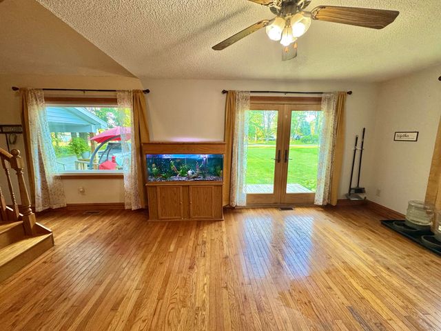 9462 E Colby Road, Crystal Twp, MI 48818