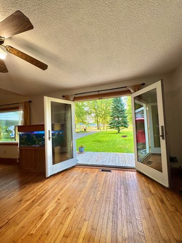 9462 E Colby Road, Crystal Twp, MI 48818