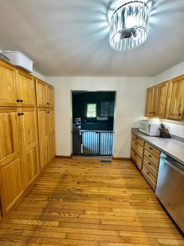 9462 E Colby Road, Crystal Twp, MI 48818
