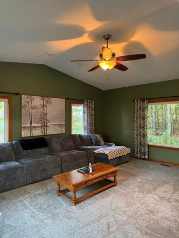 9462 E Colby Road, Crystal Twp, MI 48818