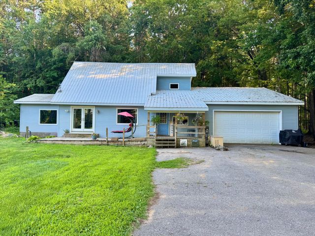 9462 E Colby Road, Crystal Twp, MI 48818