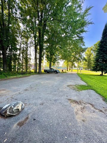 9462 E Colby Road, Crystal Twp, MI 48818