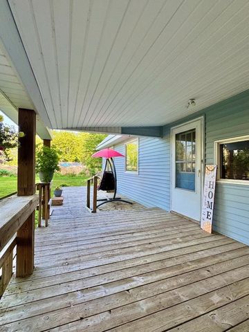 9462 E Colby Road, Crystal Twp, MI 48818