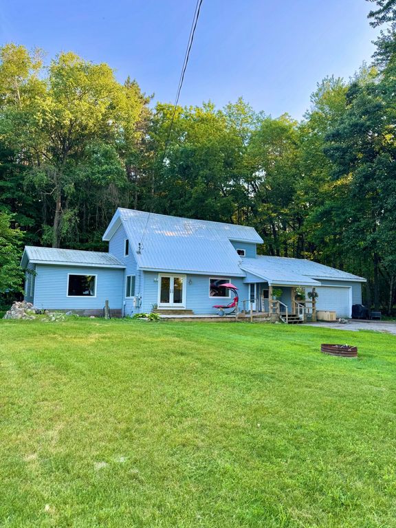 9462 E Colby Road, Crystal Twp, MI 48818