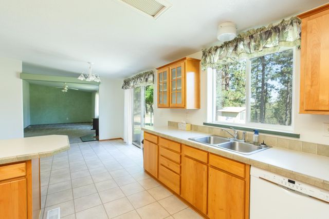 20606 W Indiana Ln, Medical Lake, WA 99022