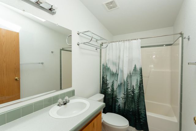 20606 W Indiana Ln, Medical Lake, WA 99022