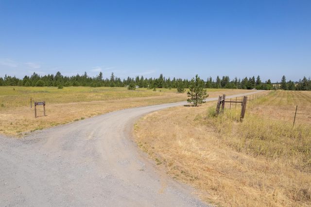 20606 W Indiana Ln, Medical Lake, WA 99022