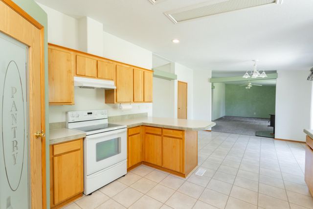20606 W Indiana Ln, Medical Lake, WA 99022