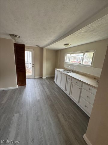 3706 Walton Avenue, Cleveland, OH 44113