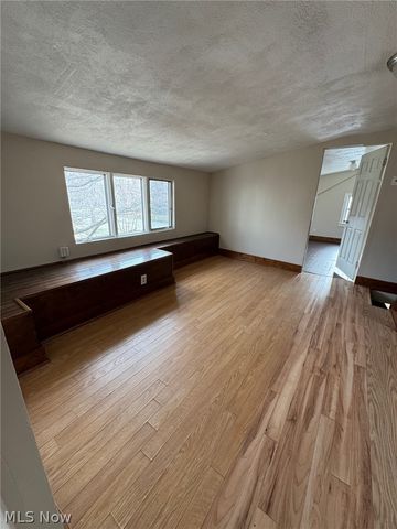 3706 Walton Avenue, Cleveland, OH 44113