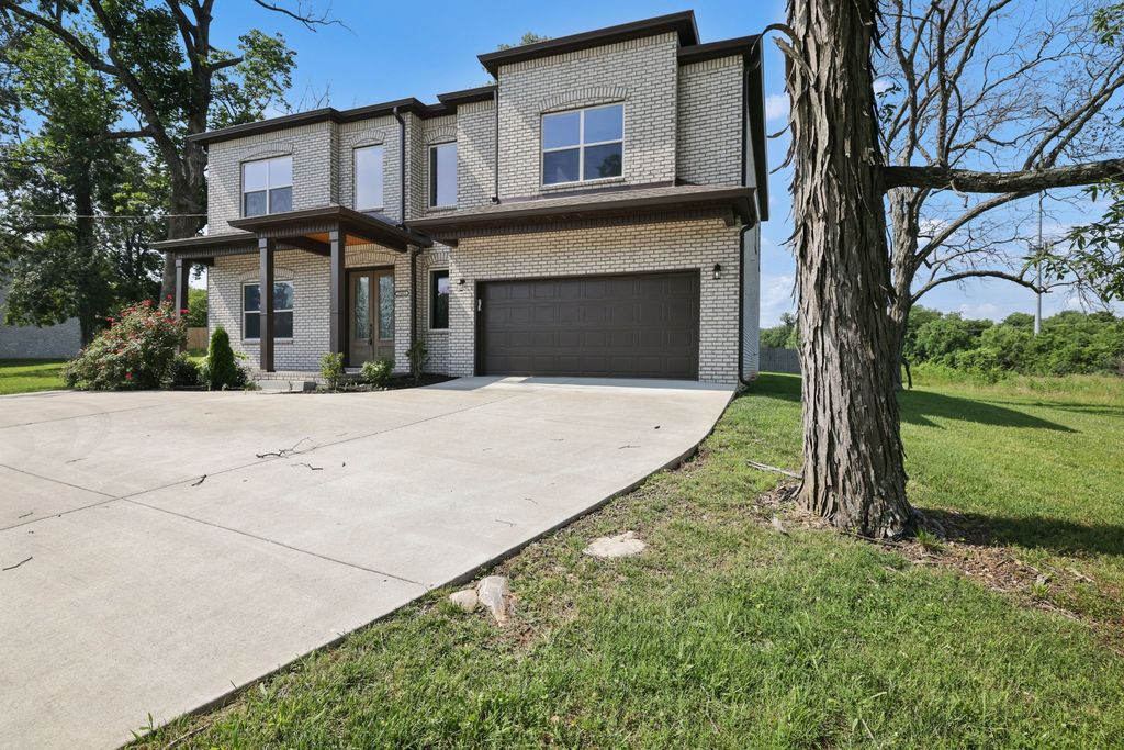 1800 W Main St, Lebanon, TN 37087