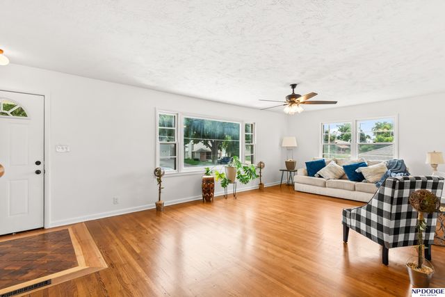 2604 S 50th Street, Omaha, NE 68106