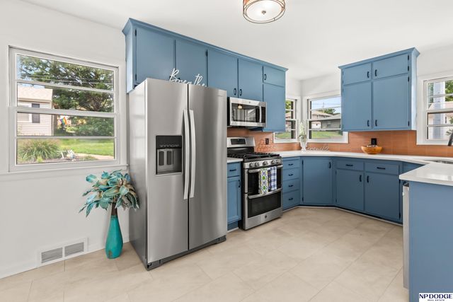 2604 S 50th Street, Omaha, NE 68106