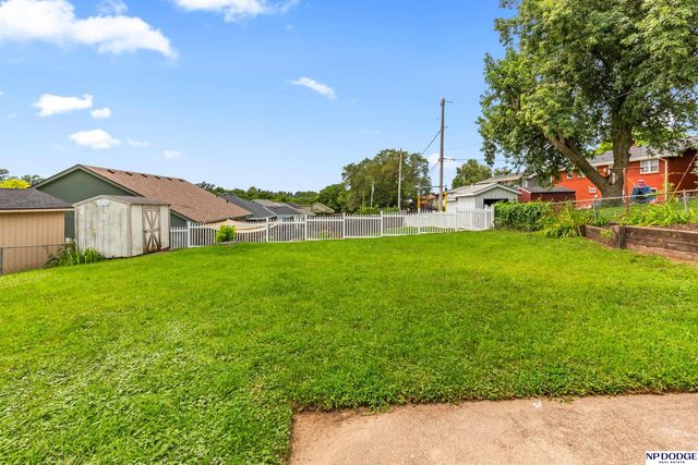 2604 S 50th Street, Omaha, NE 68106