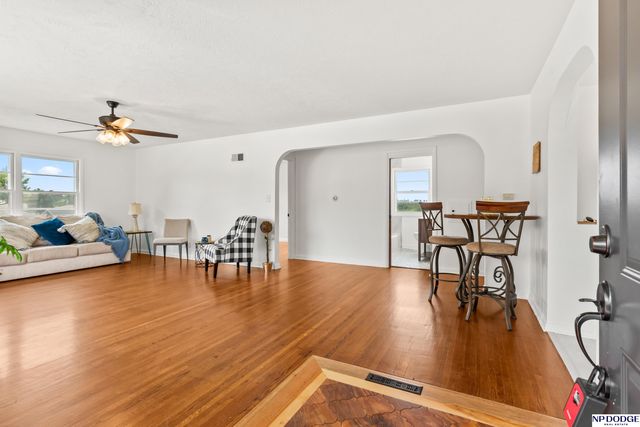 2604 S 50th Street, Omaha, NE 68106