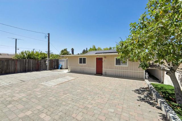 9 Hughes Road, Watsonville, CA 95076