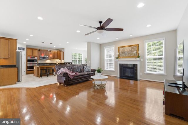 7412 PENSACOLA PL, Gainesville, VA 20155